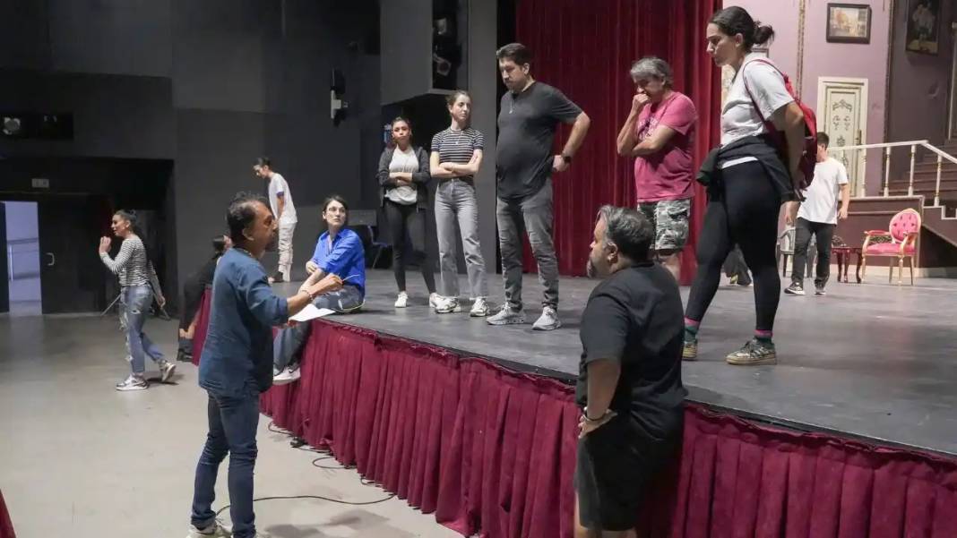 Antalya DOB’dan Dünya Prömiyeri: Miniklerden ‘Dino Ormanı’ Müzikali! 4